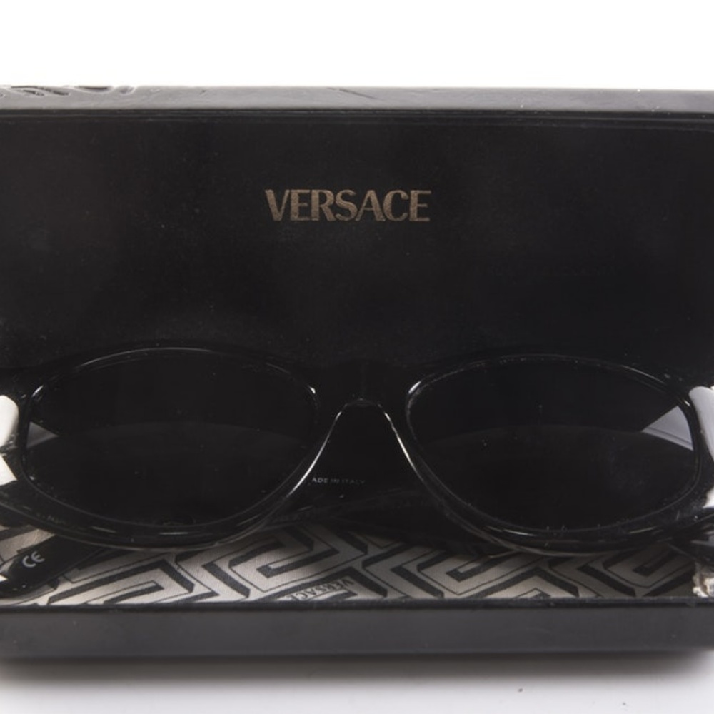 Gianni Versace Medusa Head Sunglasses w/ Case - Picture 8 of 8